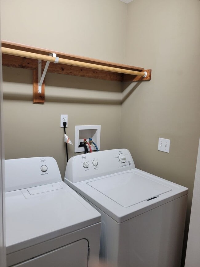 Building Photo - 1109 Kimmy Ln