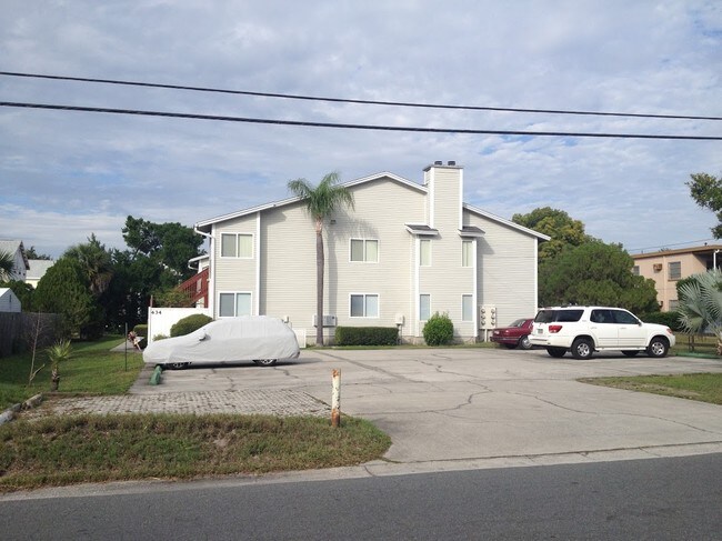 Building Photo - James Street Apartments - Dunedin, FL