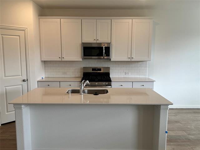 Building Photo - 2134 Croton Ave