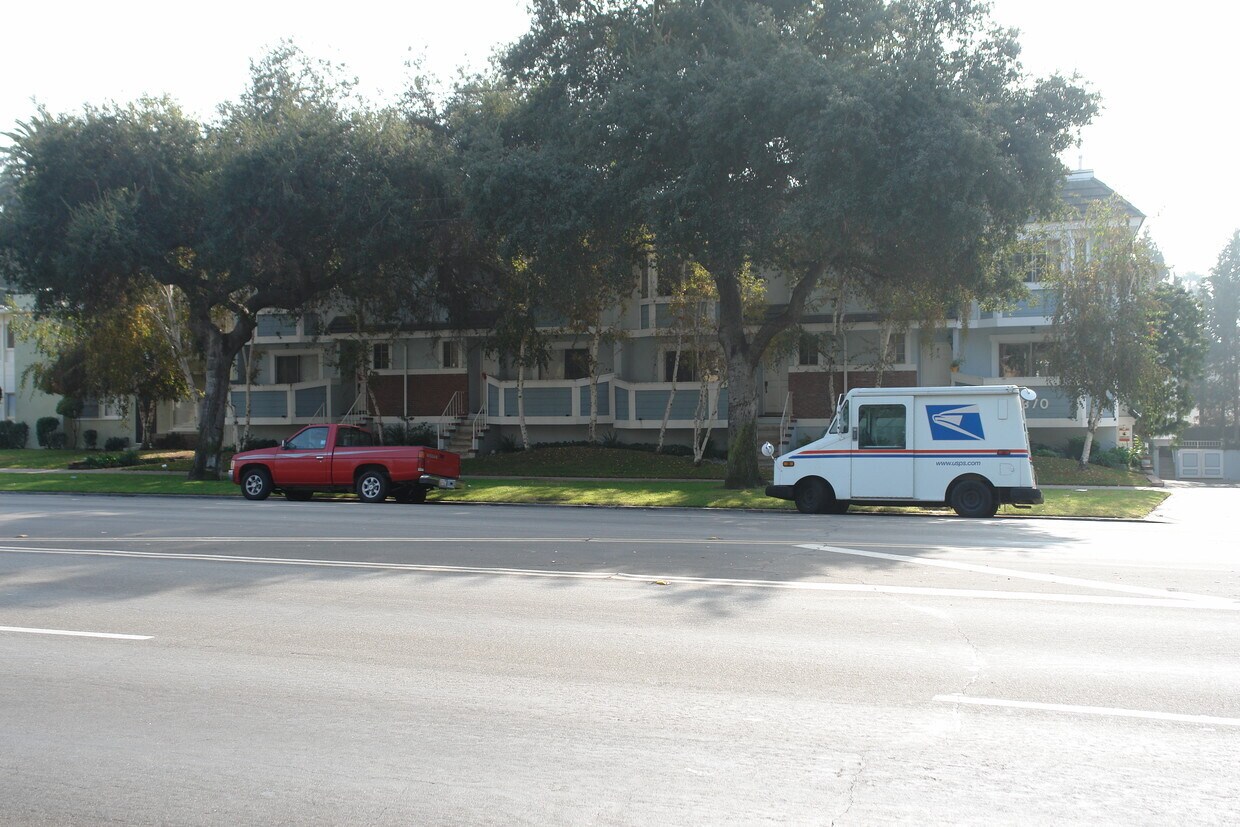 Foto del edificio - 1370 Orange Grove Blvd