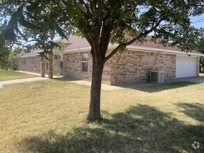 Building Photo - 600 5th St