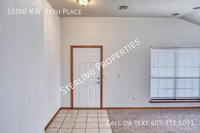 Foto del edificio - 10700 NW 36th Pl