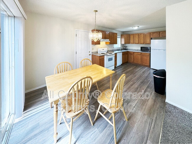 Building Photo - 1773 Chautauqua Dr