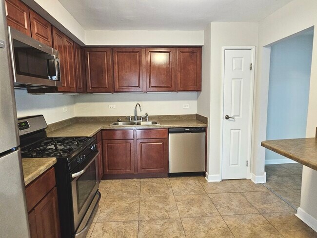 Foto del edificio - 228 Monroe Rd