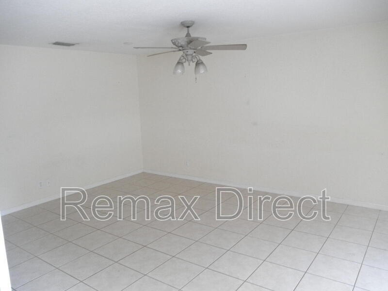 Foto del edificio - 876 Summit Lake Dr