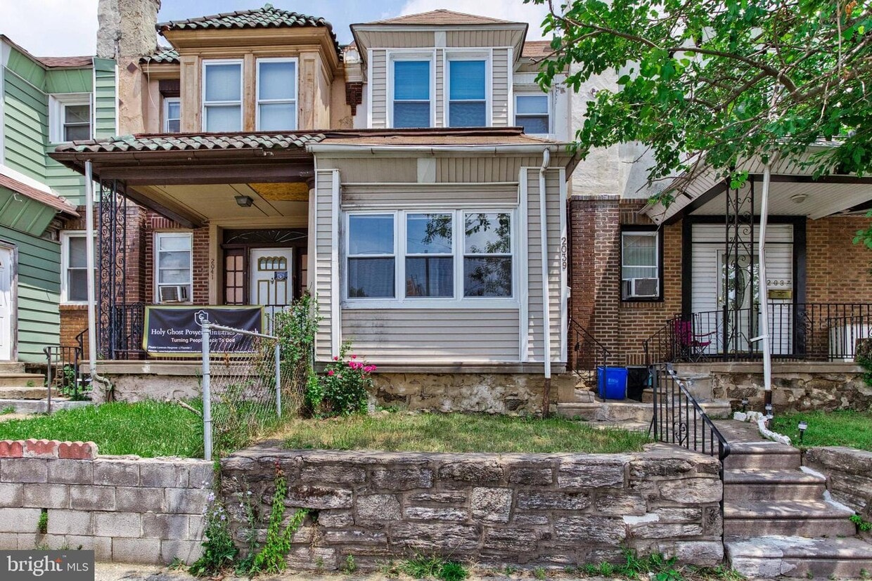 Primary Photo - 2039 Stenton Ave