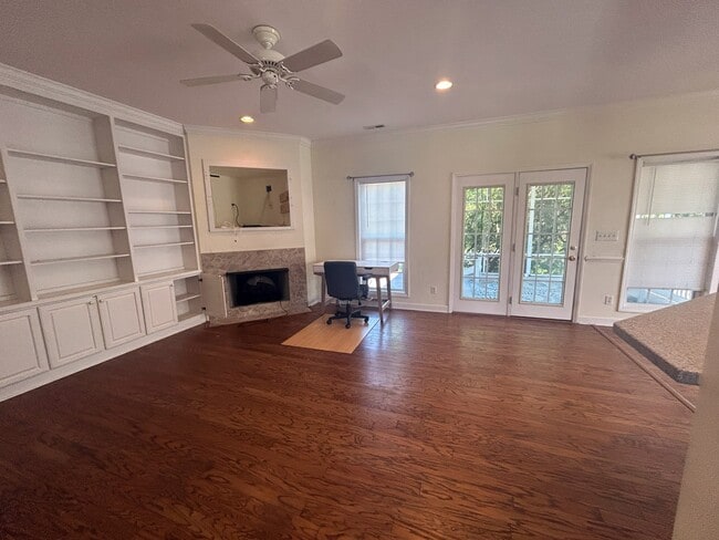 Building Photo - 111 Fawn Creek Ct