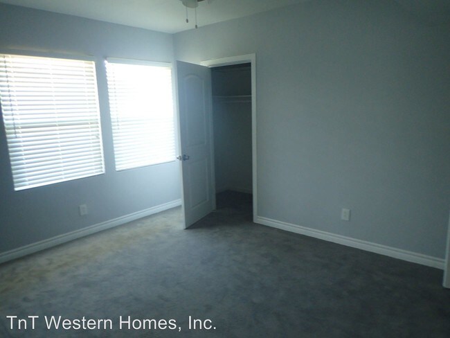 Building Photo - 4423 Johnston Ave