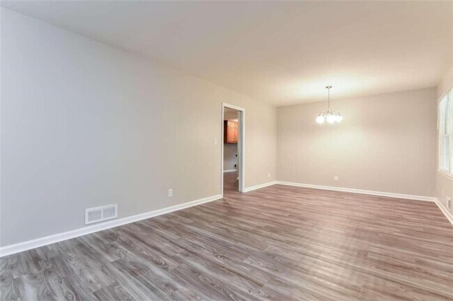 Foto del edificio - 2618 Treadway Dr