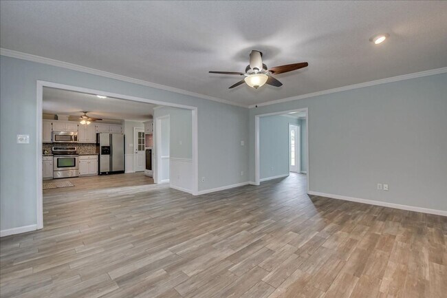 Foto del edificio - 787 Springbrook Cir