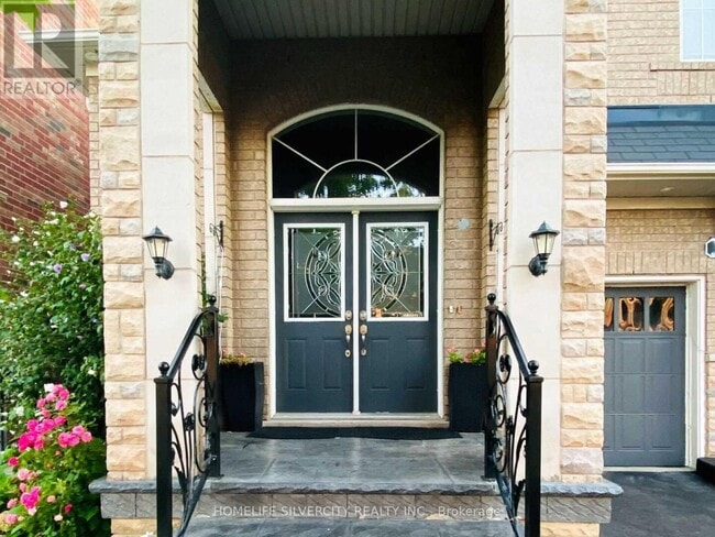 Building Photo - 10 Bloom Dr