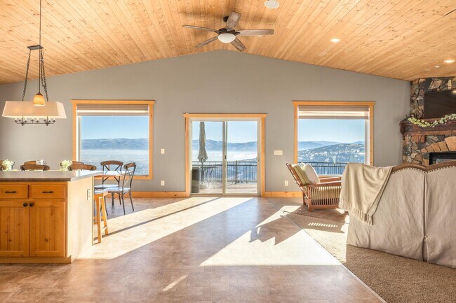 Building Photo - Charming Mountain Getaway in Midway