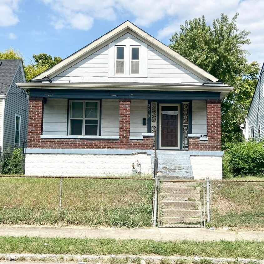Primary Photo - 2519 Date St