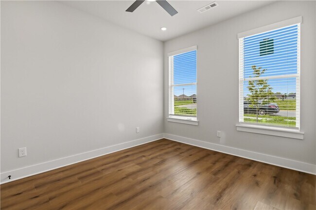 Building Photo - 1830 Momi St