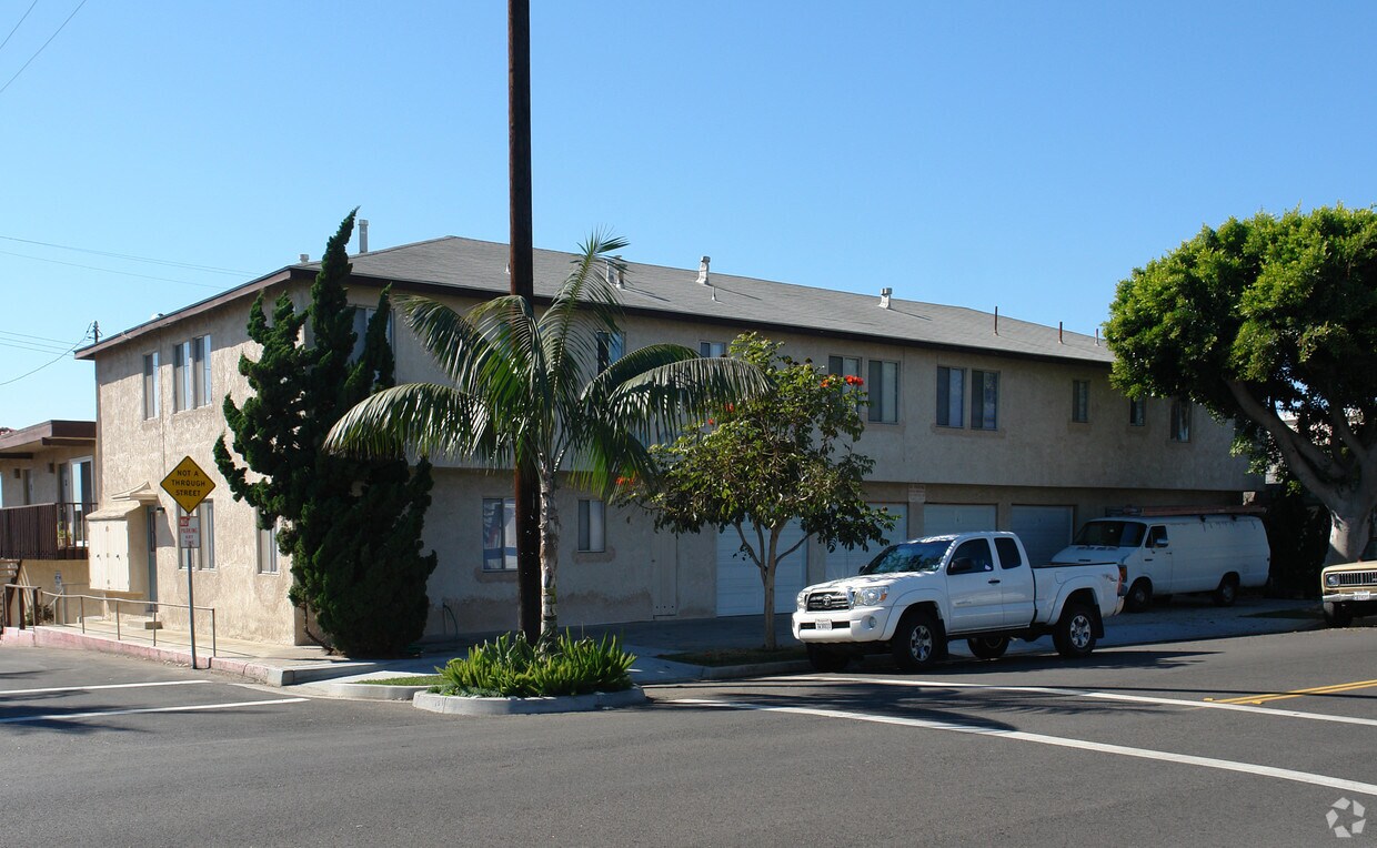 Primary Photo - 1016 Ocean Ave