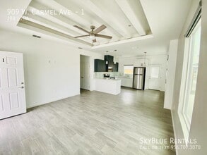 Building Photo - 909 W Carmel Ave