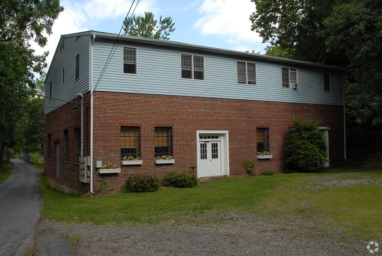 Building Photo - 1 Shoddy Mill Rd