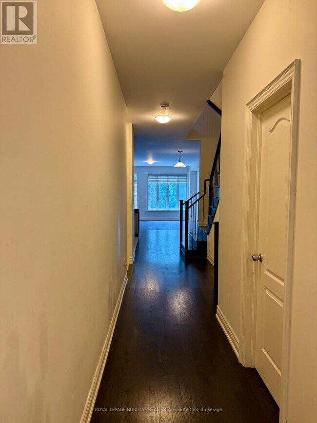 Building Photo - 80 Lady Evelyn Cres