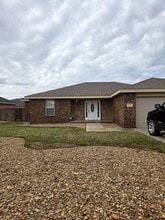 Building Photo - 121 Carmel Dr