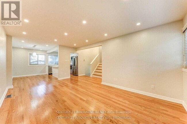 Building Photo - 886 Brimorton Dr