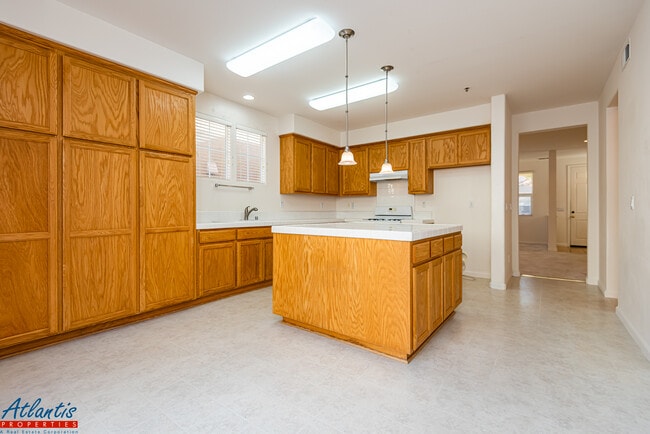 Building Photo - 1350 Santa Lucia Dr
