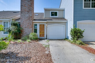 Building Photo - 7714 Greenwich Ct W