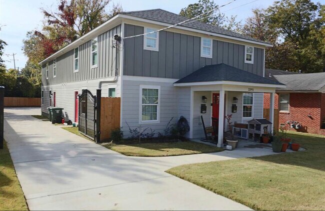 Building Photo - 2395 Avery Ave