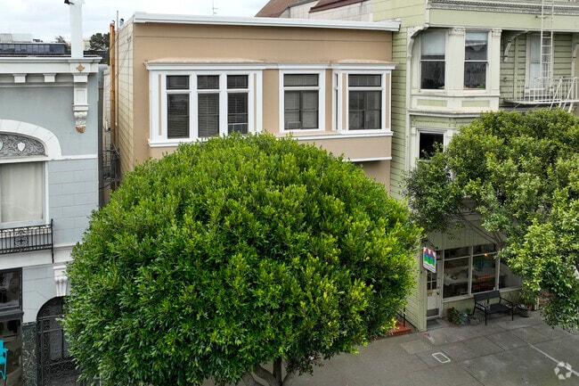 Alternate exterior - 3425 Sacramento St