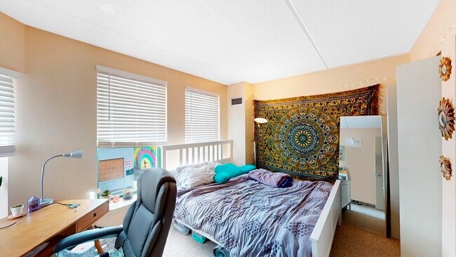 Building Photo - 137 Peterborough St