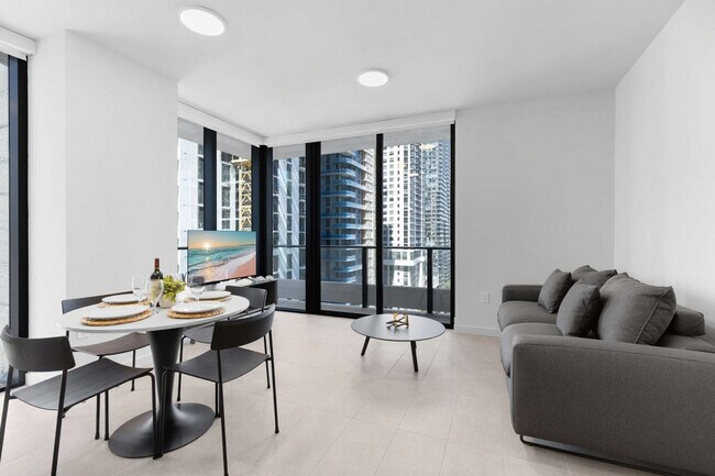 Building Photo - 501 NE 1st Ave