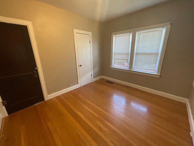 Building Photo - COLLEGE PRE-LEASING