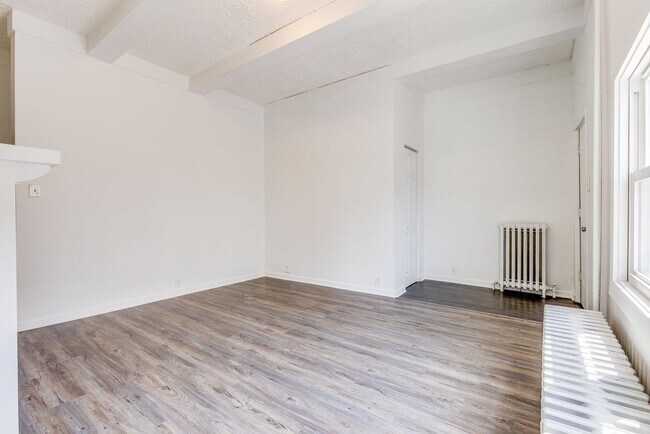 Building Photo - AVAILABLE AUGUST 2024 - Beautiful renovate...