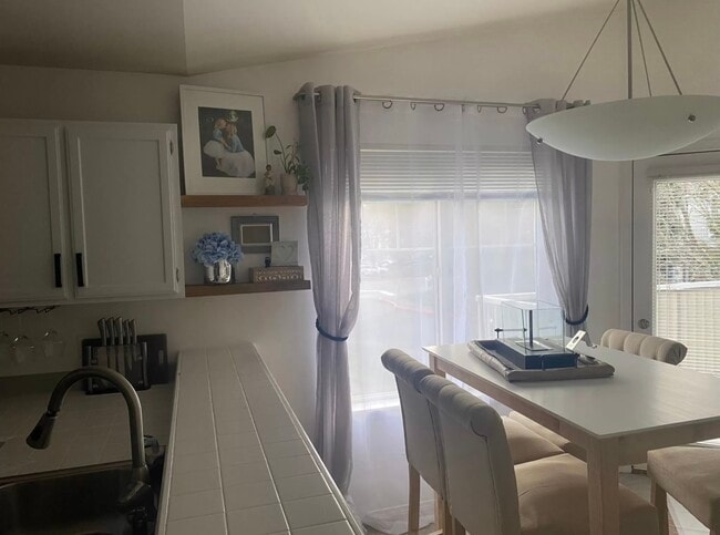 Foto del edificio - 5400 Harbour Pointe Blvd