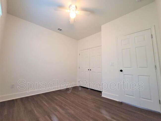 Building Photo - 1022 N Wall St