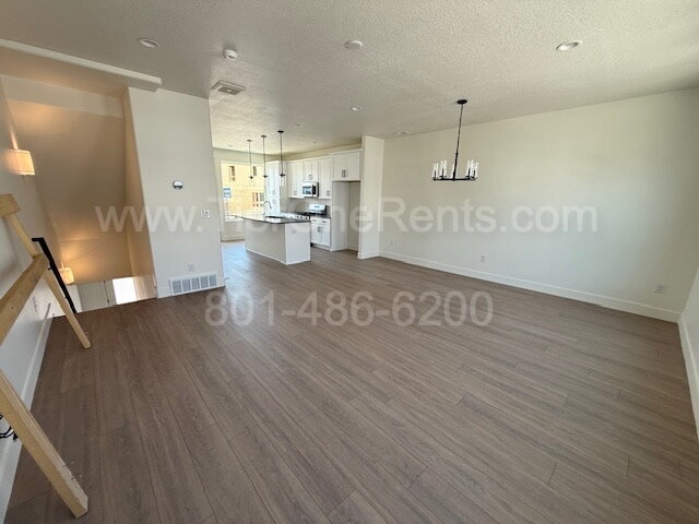 Foto del edificio - NO DEPOSIT option available for qualified ...