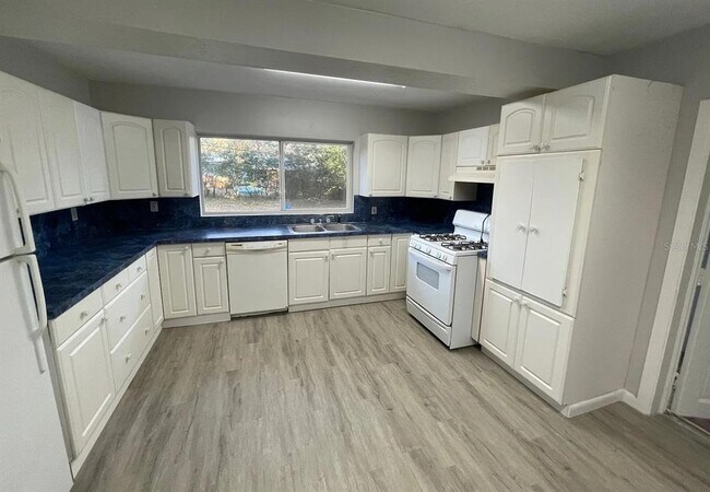 Foto del edificio - 3811 SW 20th St