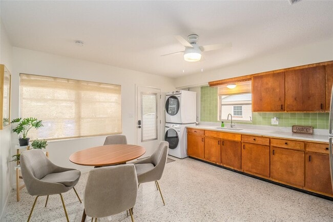 Foto del edificio - 723 Wilson Ave