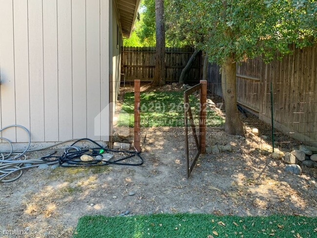 Building Photo - 2 br, 2 bath Duplex - 6812 Folsom Oaks Cou...