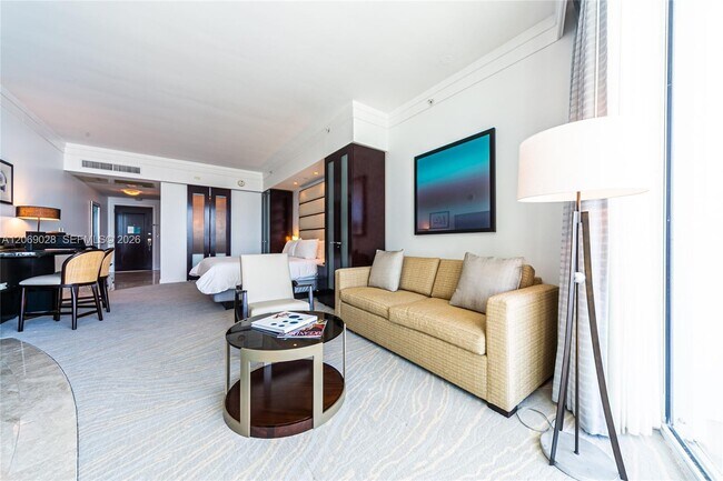 Building Photo - 4391 Collins Ave