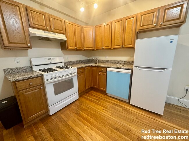 Photo - 1615 Commonwealth Ave Apartment