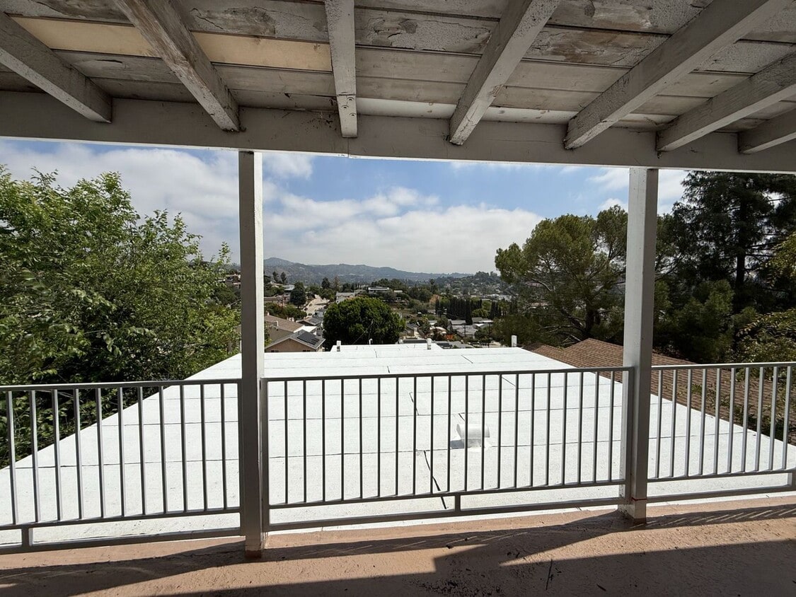 Building Photo - 1765 College View Pl