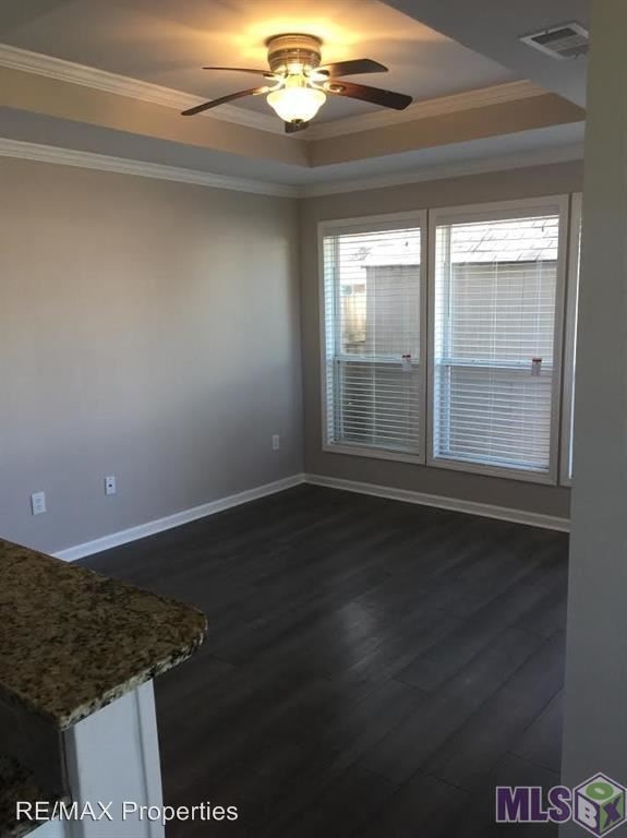 Foto del edificio - 15758 Riverdale Ave E