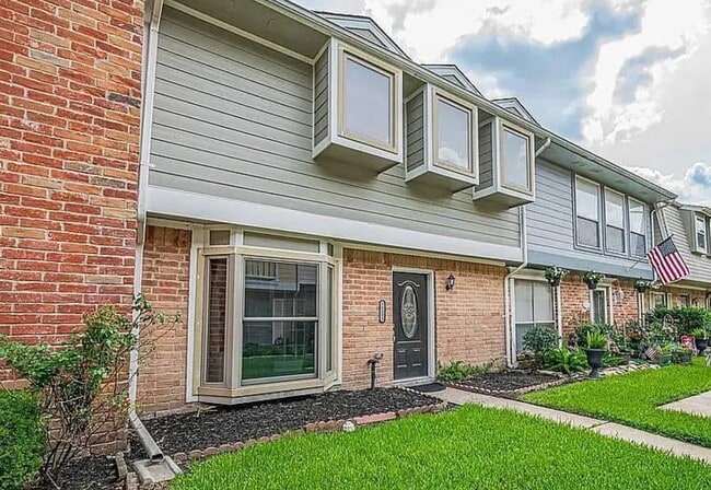 Photo - 14688 Perthshire Rd Townhome