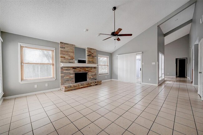 Building Photo - 13850 Walnut Hollow Ln