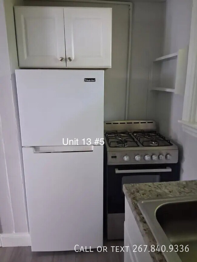 Foto del edificio - 674-684 Stuyvesant Avenue , 13-15 Christoph Ave-13-5