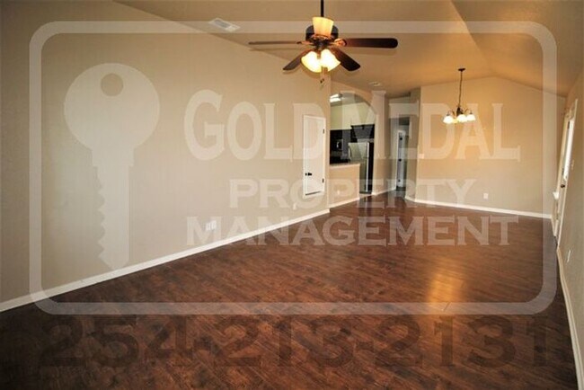 Building Photo - 1106 Grace Point Dr