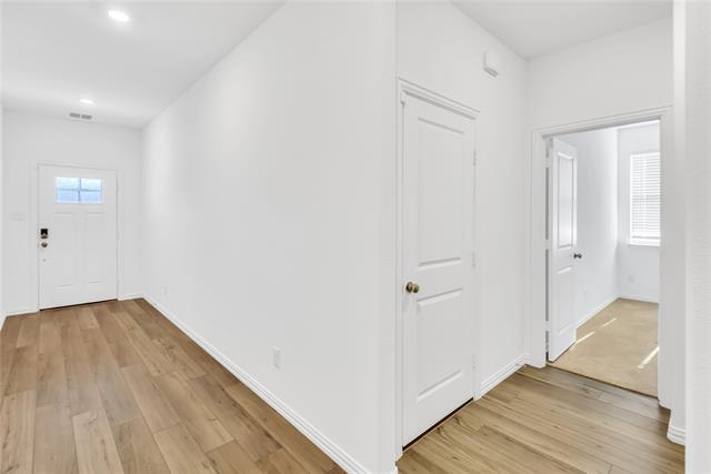 Foto del edificio - 5126 Penrose Dr