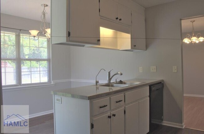 Foto del edificio - 2356 Rowe St