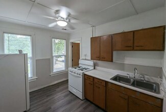 Building Photo - 202 E Barker Ave