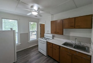Building Photo - 202 E Barker Ave